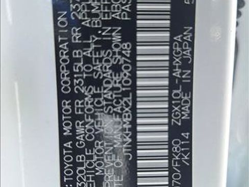 Used 2020 Toyota C-HR XLE FWD image 21