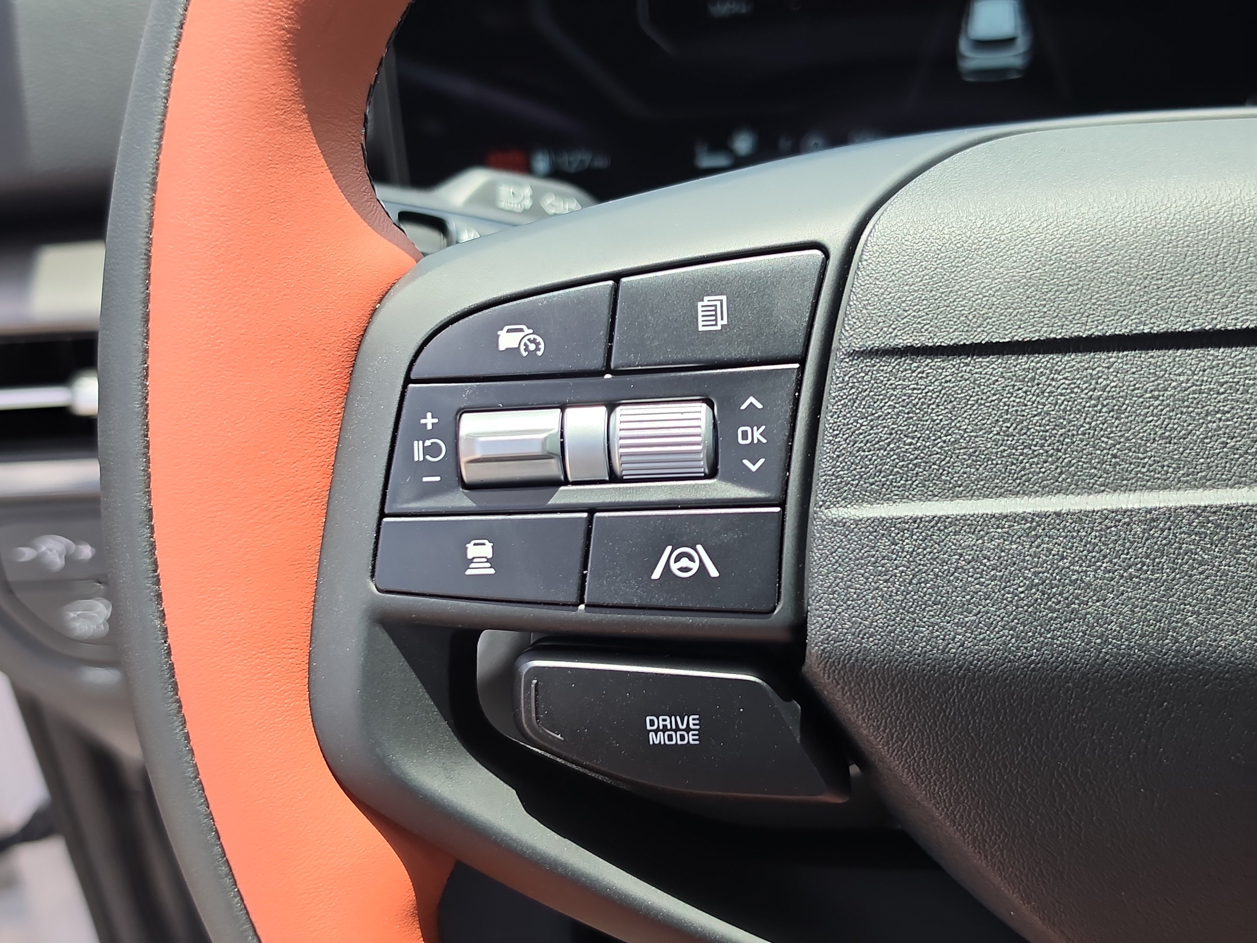 New 2026 Kia Sportage SX FWD image 31