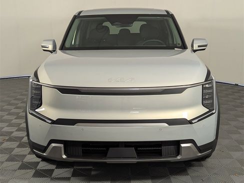 New 2026 Kia EV9 Light image 10