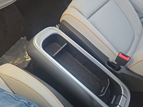 New 2025 Volkswagen ID. Buzz 1st Edition image 12