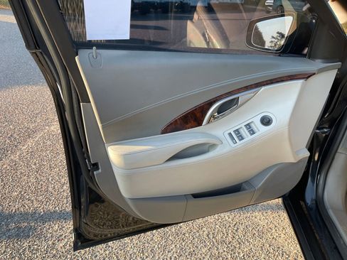 Used 2011 Buick LaCrosse CXL image 11
