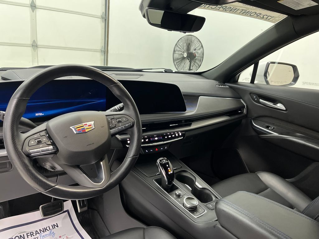 Used 2024 Cadillac XT4 Sport w/ Technology Package AWD/4WD image 14