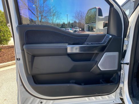 Used 2026 Ford F450 Platinum w/ FX4 Off-Road Package image 20