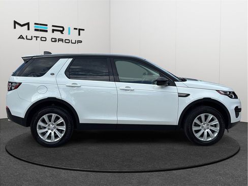 Used 2019 Land Rover Discovery Sport SE AWD/4WD image 10