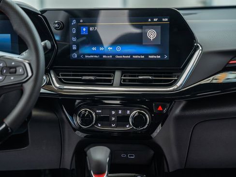 New 2026 Chevrolet Trax RS w/ Sunroof Package FWD image 22