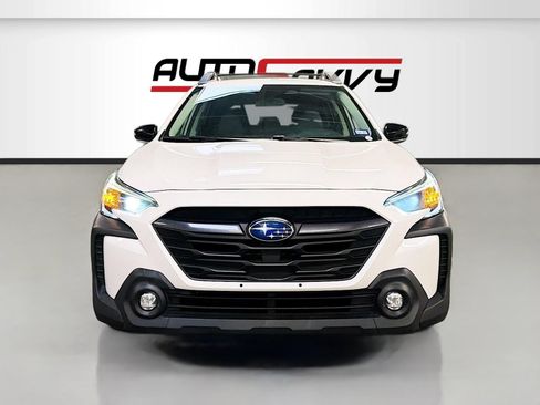 Used 2024 Subaru Outback Premium AWD/4WD image 2