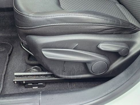 Used 2024 Jeep Compass Latitude image 13