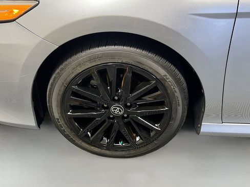 Used 2022 Toyota Camry XLE FWD image 13