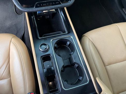 Used 2020 Lincoln Corsair Reserve w/ Equipment Group 201A image 12