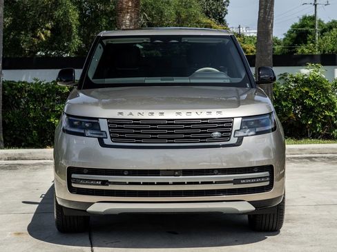 Used 2024 Land Rover Range Rover SE image 12