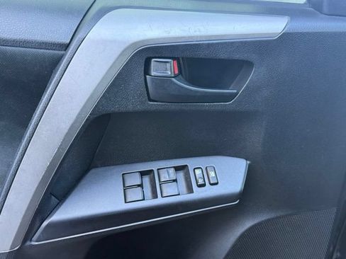 Used 2016 Toyota RAV4 LE FWD image 20