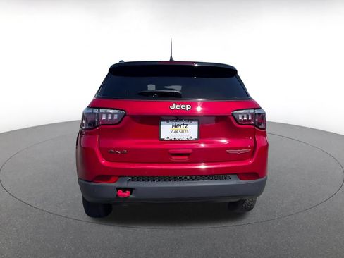 Used 2025 Jeep Compass Trailhawk AWD/4WD image 11