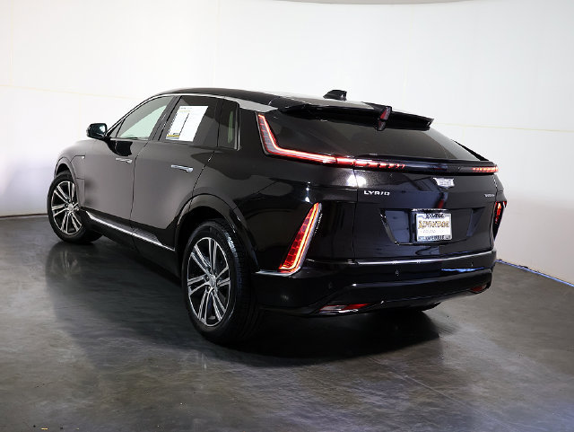 Used 2024 Cadillac Lyriq Luxury AWD/4WD image 2