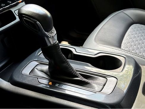 Used 2022 Chevrolet Colorado Z71 RWD image 15