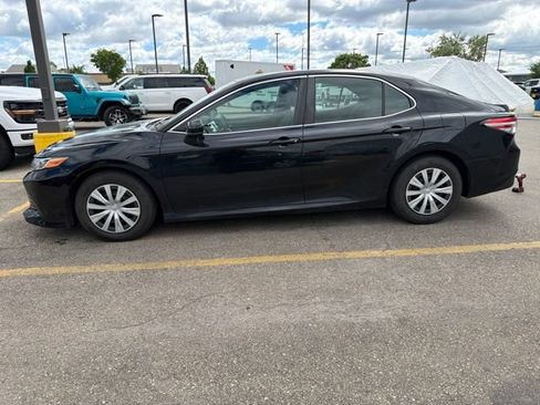 Used 2018 Toyota Camry FWD image 8