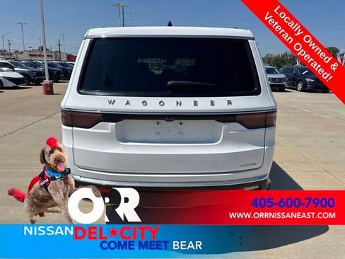 Used 2024 Jeep Wagoneer L Series II w/ Flexible Seating Group AWD/4WD image 4