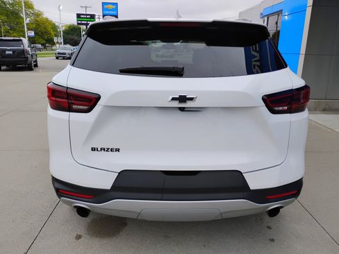 Used 2024 Chevrolet Blazer LT w/ Convenience Package FWD image 6