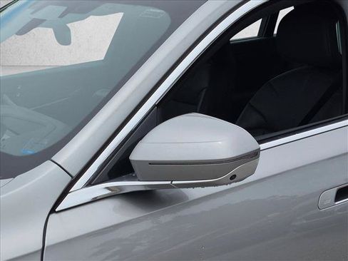 Used 2024 BMW i7 eDrive50 RWD image 16