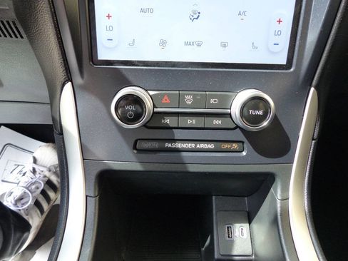 Used 2023 Ford Edge SEL AWD/4WD image 32