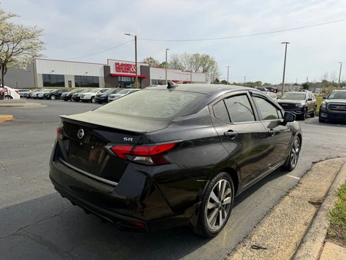 Used 2020 Nissan Versa SR FWD image 7