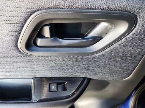 Used 2023 Nissan Rogue S image 28