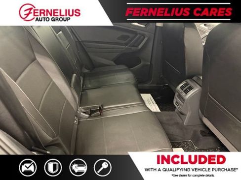 Used 2018 Volkswagen Tiguan SEL AWD/4WD image 28