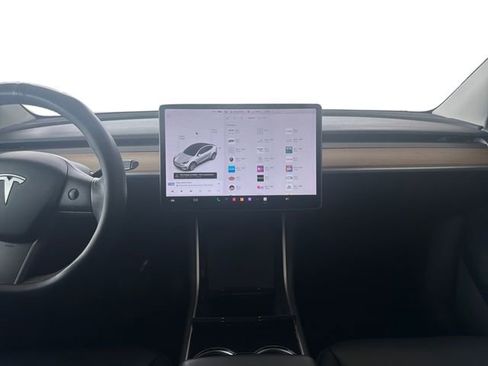 Used 2021 Tesla Model Y Long Range image 15