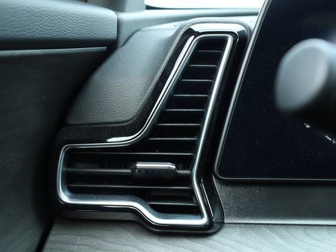 New 2025 Kia Sportage X-Pro Prestige image 11