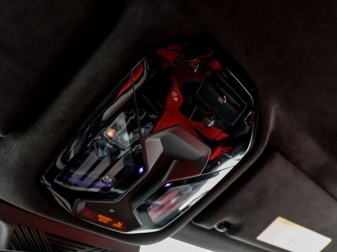 Used 2025 BMW M5 w/ Carbon Package image 27