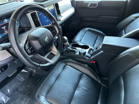 Certified 2025 Ford Bronco Outer Banks AWD/4WD image 9