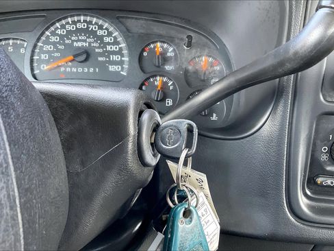 Used 2006 Chevrolet Silverado 1500 W/T RWD image 31