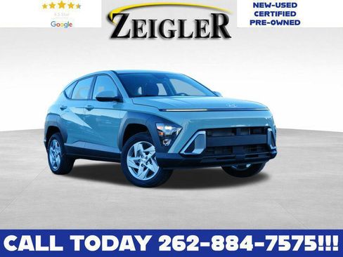 New 2026 Hyundai Kona SE image 1