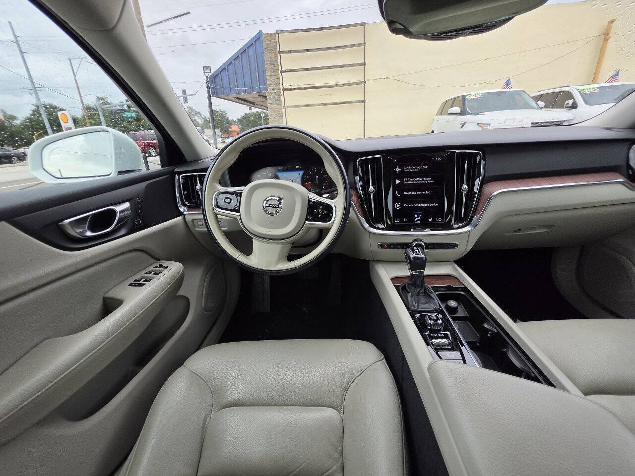 Used 2021 Volvo S60 T5 Momentum w/ Premium Package FWD image 17
