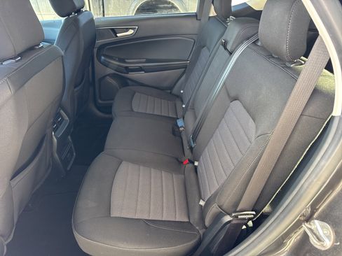 Certified 2020 Ford Edge SE image 33