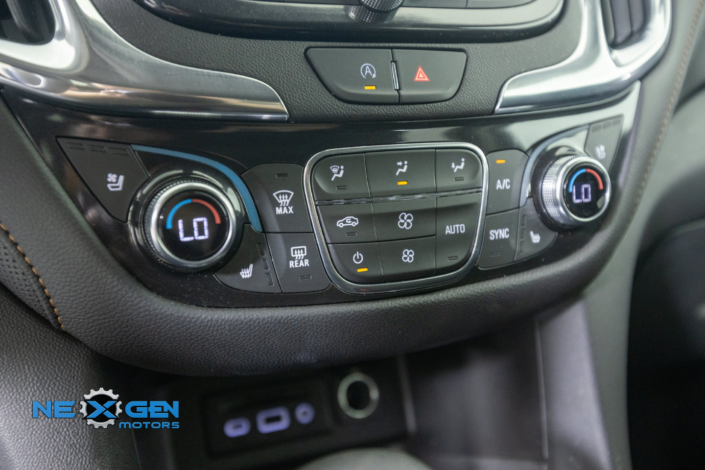 Used 2024 Chevrolet Equinox Premier AWD/4WD image 22