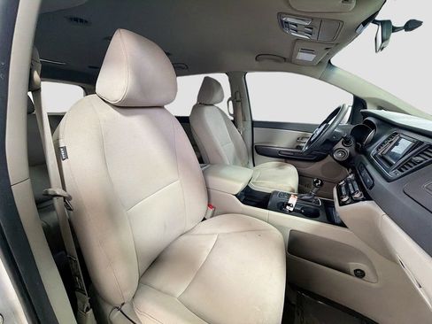 Used 2015 Kia Sedona LX w/ LX Convenience Package FWD image 29