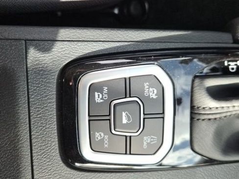 New 2026 Nissan Frontier SV w/ SV Convenience Package image 25