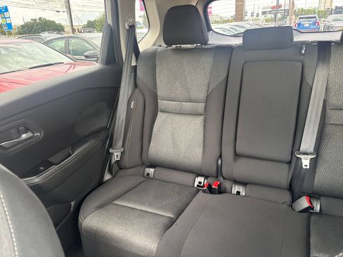 Used 2025 Nissan Rogue SV FWD image 40