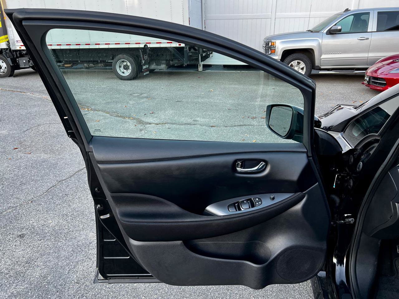 Used 2020 Nissan Leaf S w/ S Charge Package FWD image 12