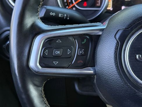 Used 2019 Jeep Wrangler Unlimited Sahara AWD/4WD image 28