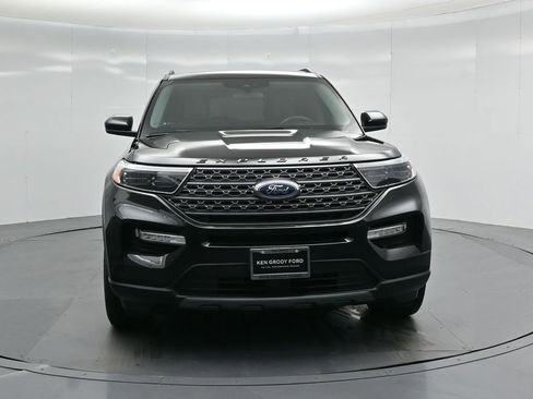 Certified 2023 Ford Explorer XLT w/ Equipment Group 202A image 29