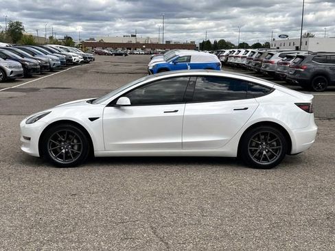 Used 2022 Tesla Model 3 Long Range AWD/4WD image 2
