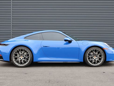 Certified 2025 Porsche 911 Carrera image 9