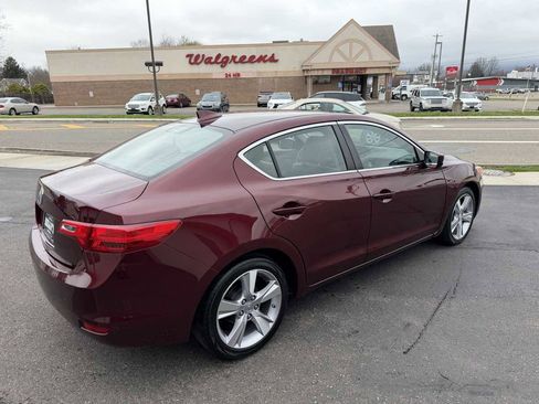 Used 2013 Acura ILX w/ Premium Package image 6