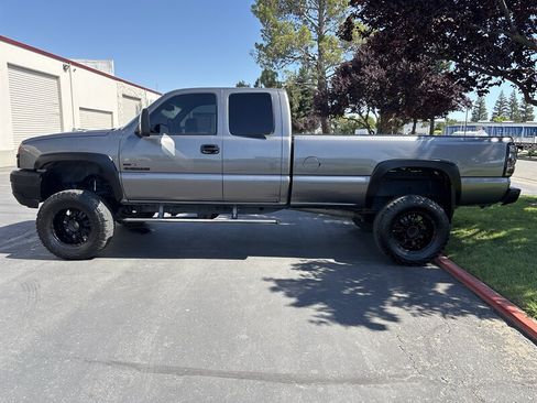 Used 2003 Chevrolet Silverado 2500 LS w/ Skid Plate Package AWD/4WD image 8