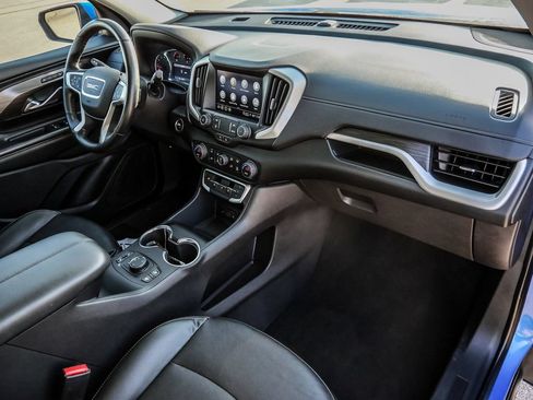 Used 2024 GMC Terrain SLT AWD/4WD image 19