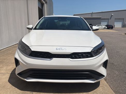 Used 2023 Kia Forte LXS w/ LXS Technology Package FWD image 8