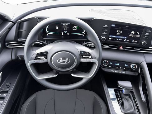 New 2026 Hyundai Elantra Hybrid FWD image 17