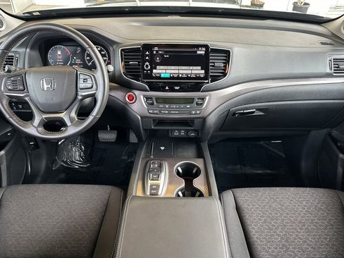 Used 2025 Honda Ridgeline Sport image 15