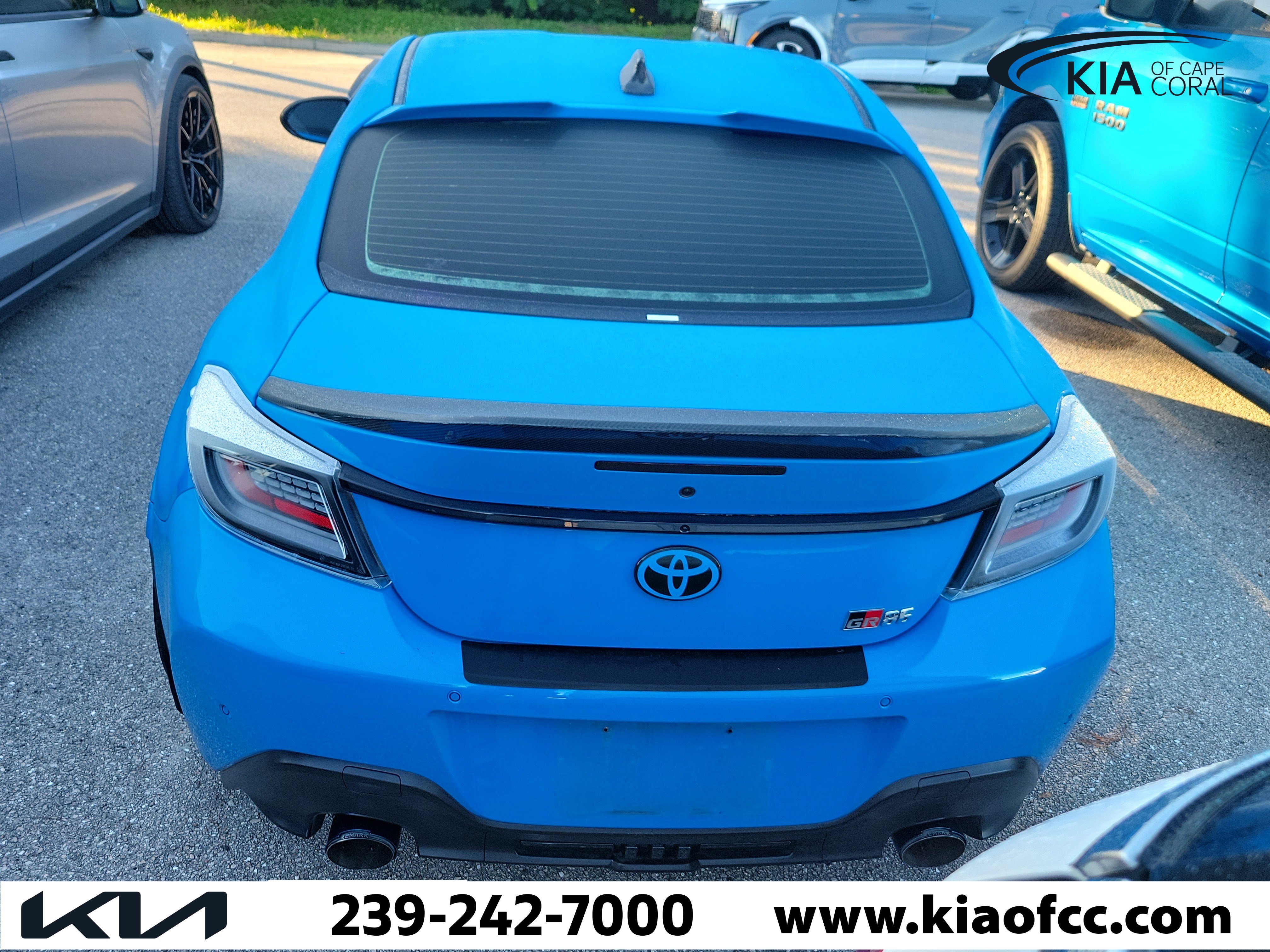 Used 2023 Toyota GR86 w/ ALL Weather Mat Package (TMS) RWD image 6